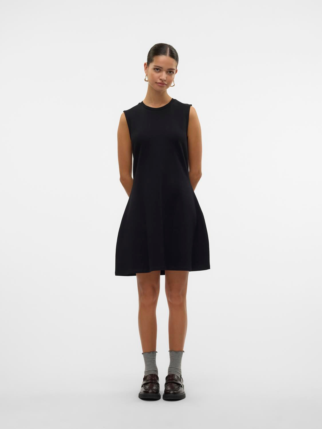 model_shot-front_full